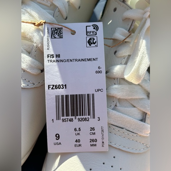 Reebok White and Green High-Top Sneakers - Picture 4 of 9